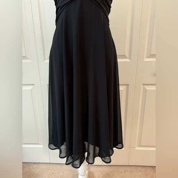 Connected petite -black dress- size 4P - Picture 6 of 13